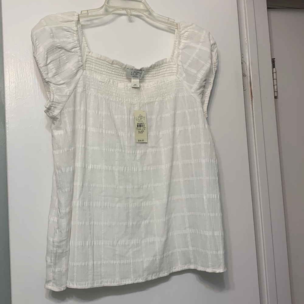 Anne Taylor- white cap sleeve blouse
